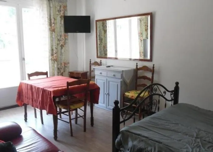 Cosy Avec Balcon Et Parking, A 50m Des Thermes D'amelie-les-bains - Fr-1-703-136